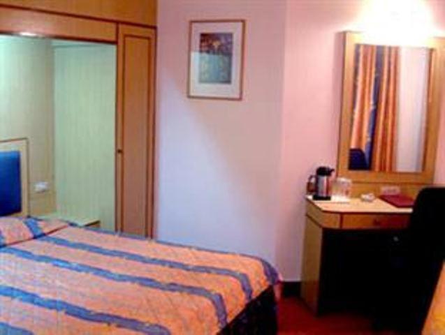 Grand Continental Hotel Prayagraj Room photo