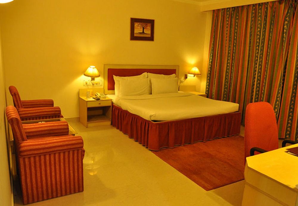 Grand Continental Hotel Prayagraj Exterior photo