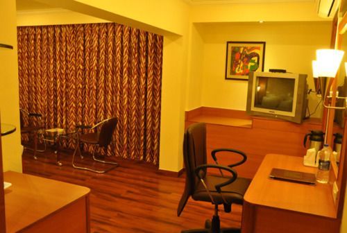Grand Continental Hotel Prayagraj Exterior photo